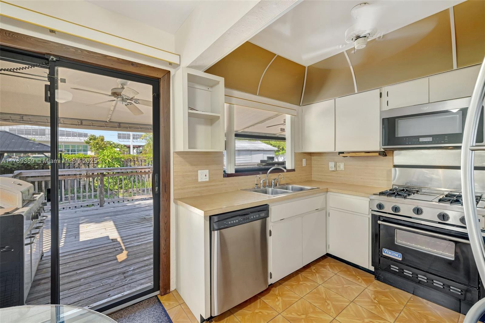 217 SE 10th St