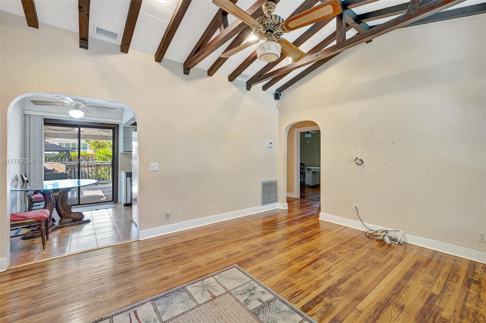 217 SE 10th St