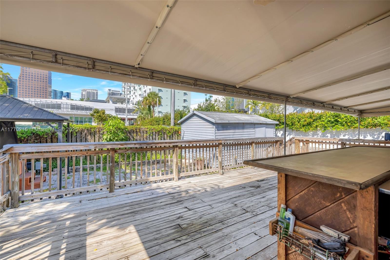 217 SE 10th St