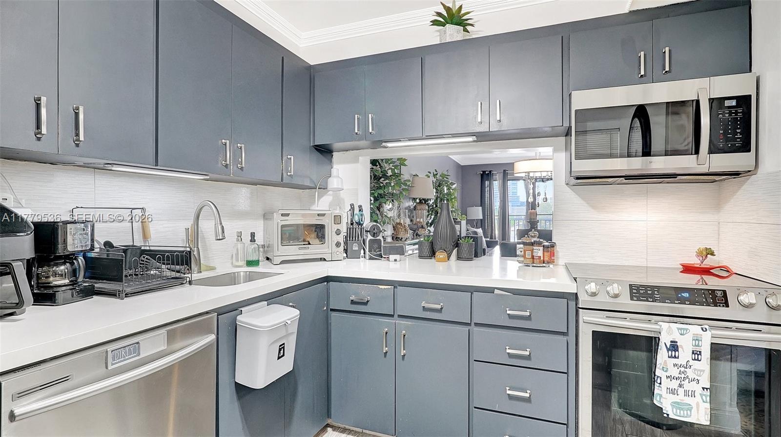 329 SE 3rd St # 405S