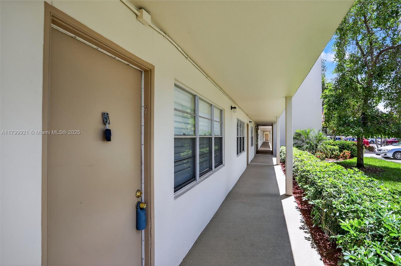 2405 Antigua Cir # E1