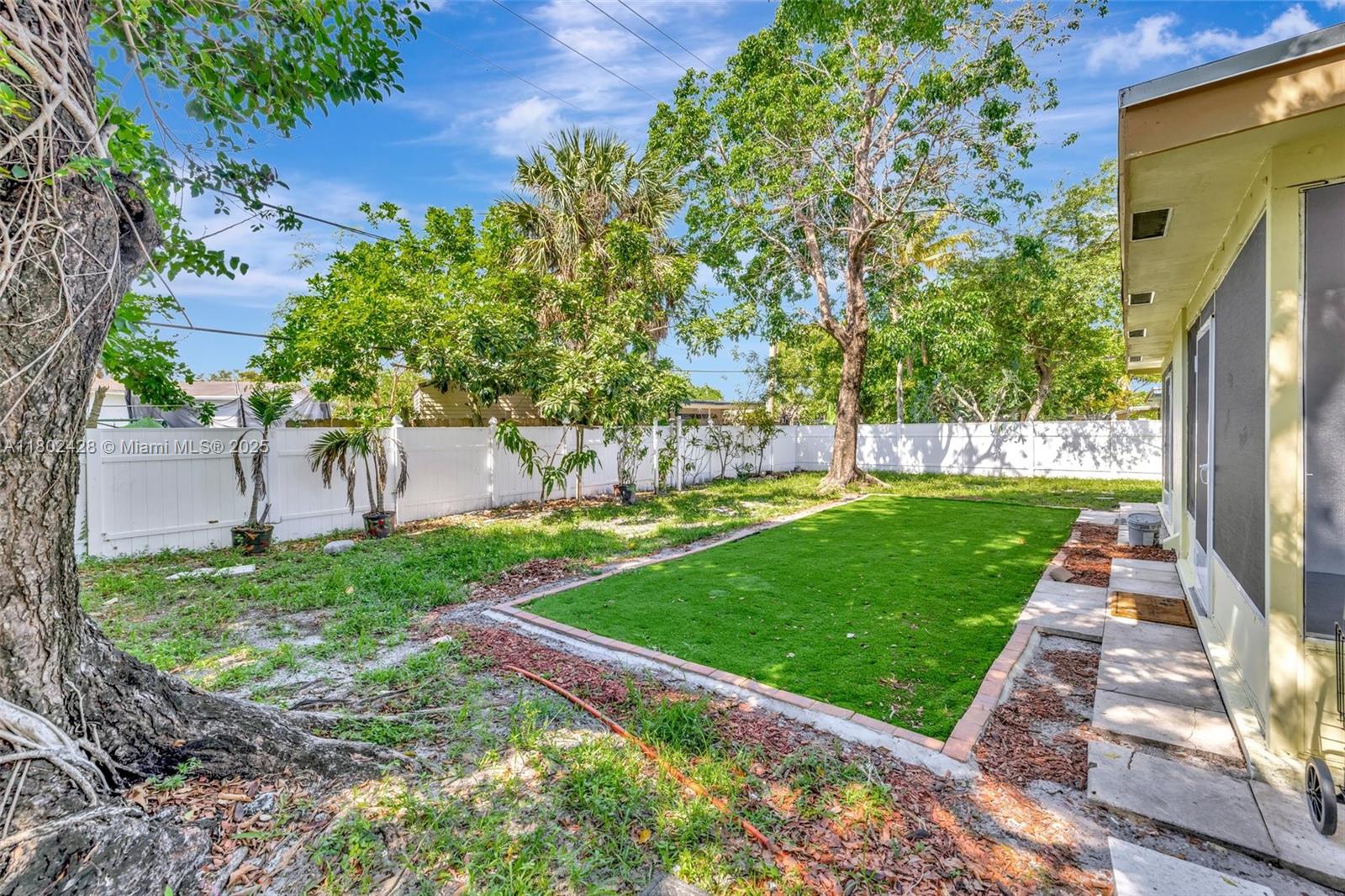 5220-5224 NW 15th Ct