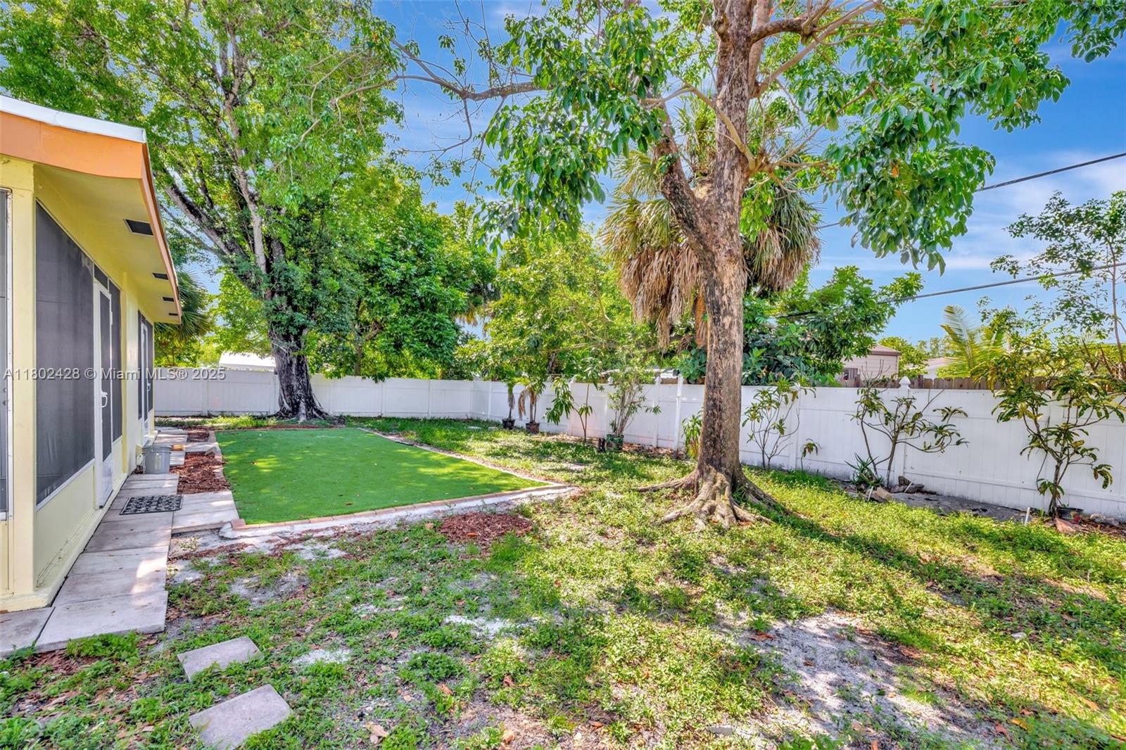 5220-5224 NW 15th Ct