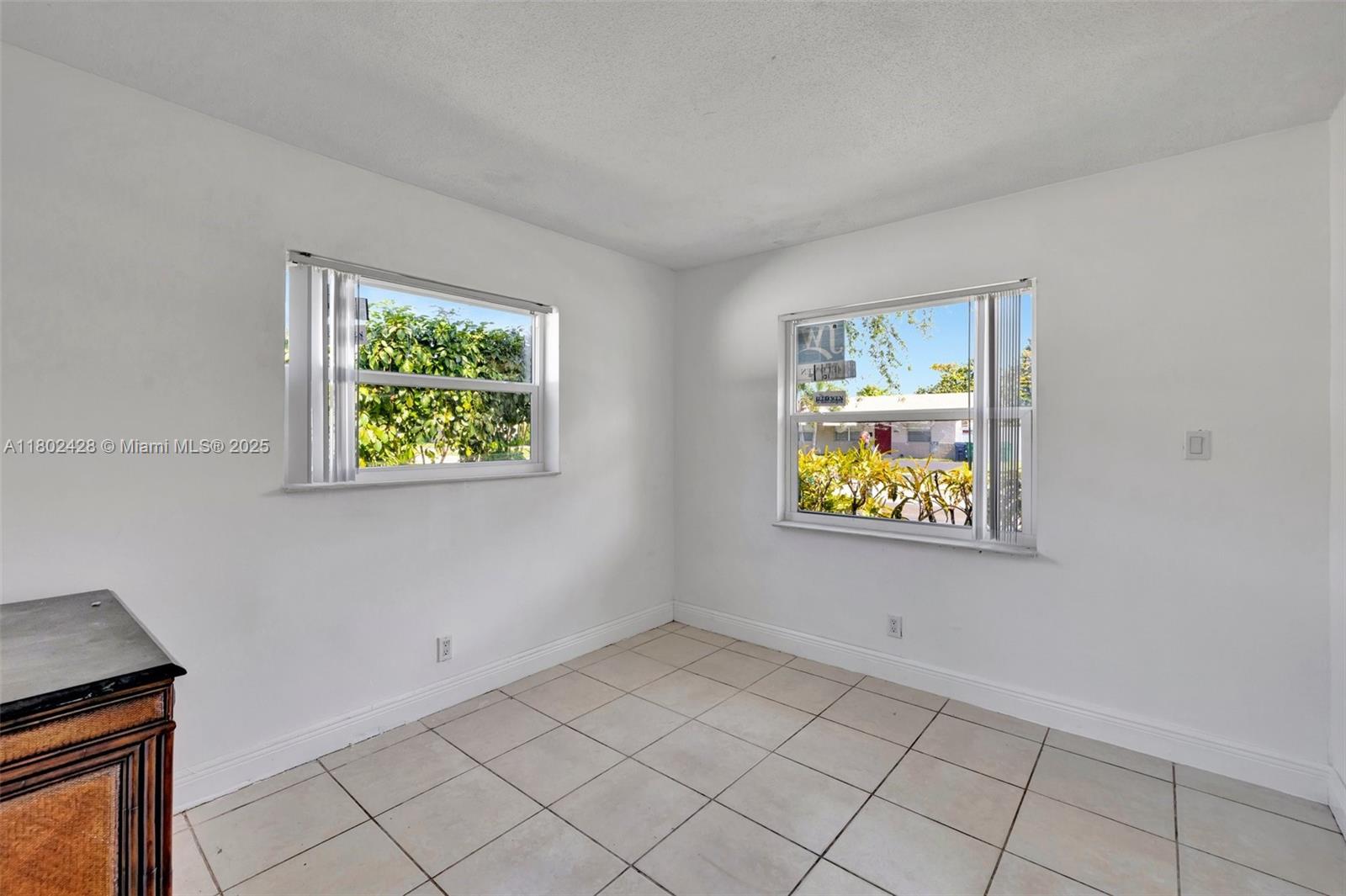 5220-5224 NW 15th Ct