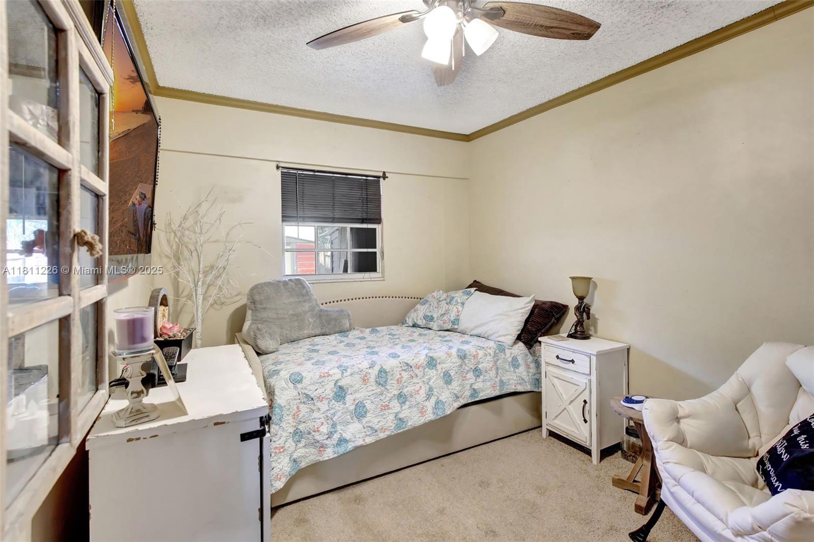 2001 Seagrape Ave