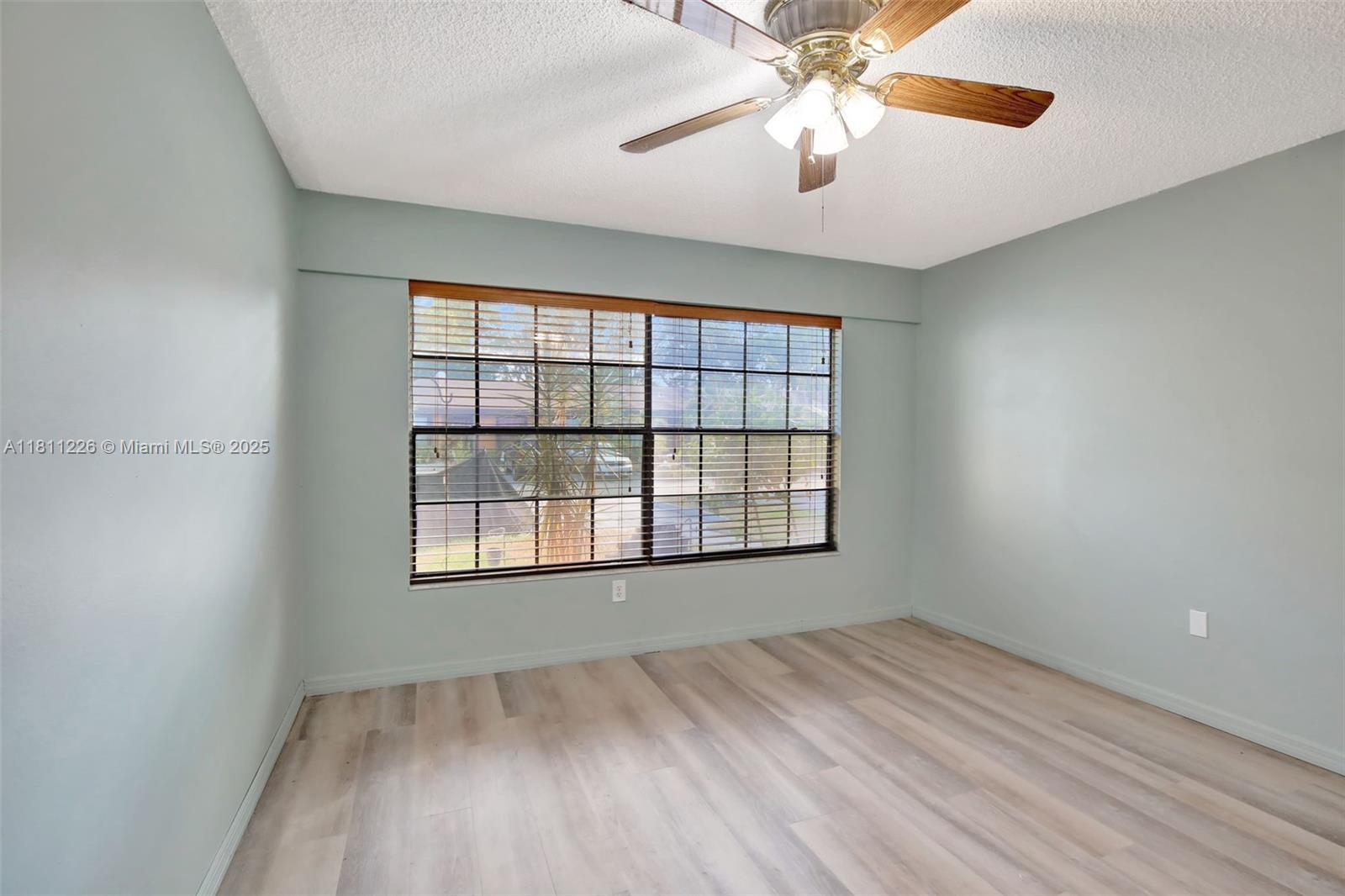 2001 Seagrape Ave