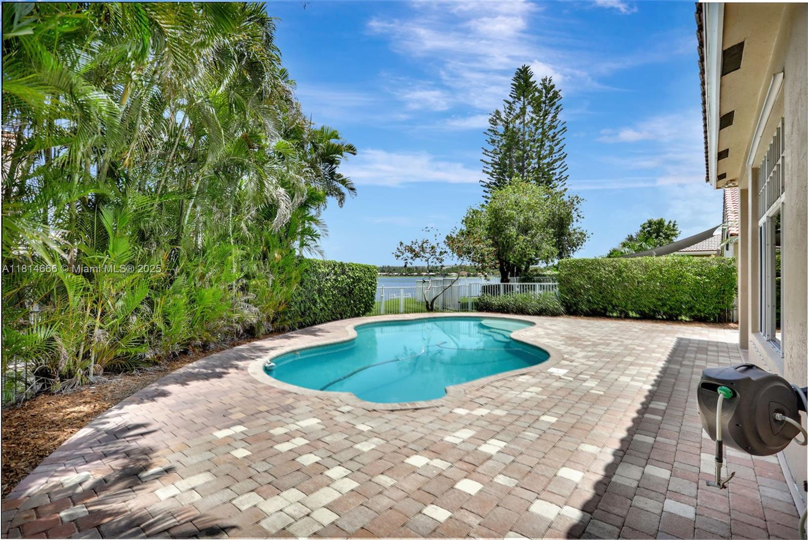 3708 Coco Lake Dr