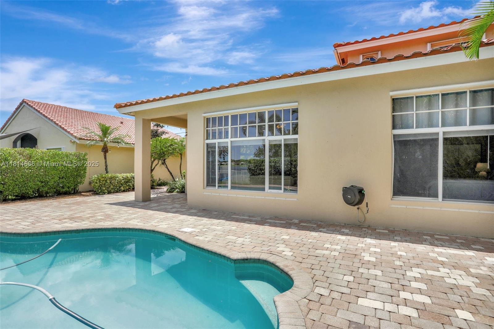 3708 Coco Lake Dr