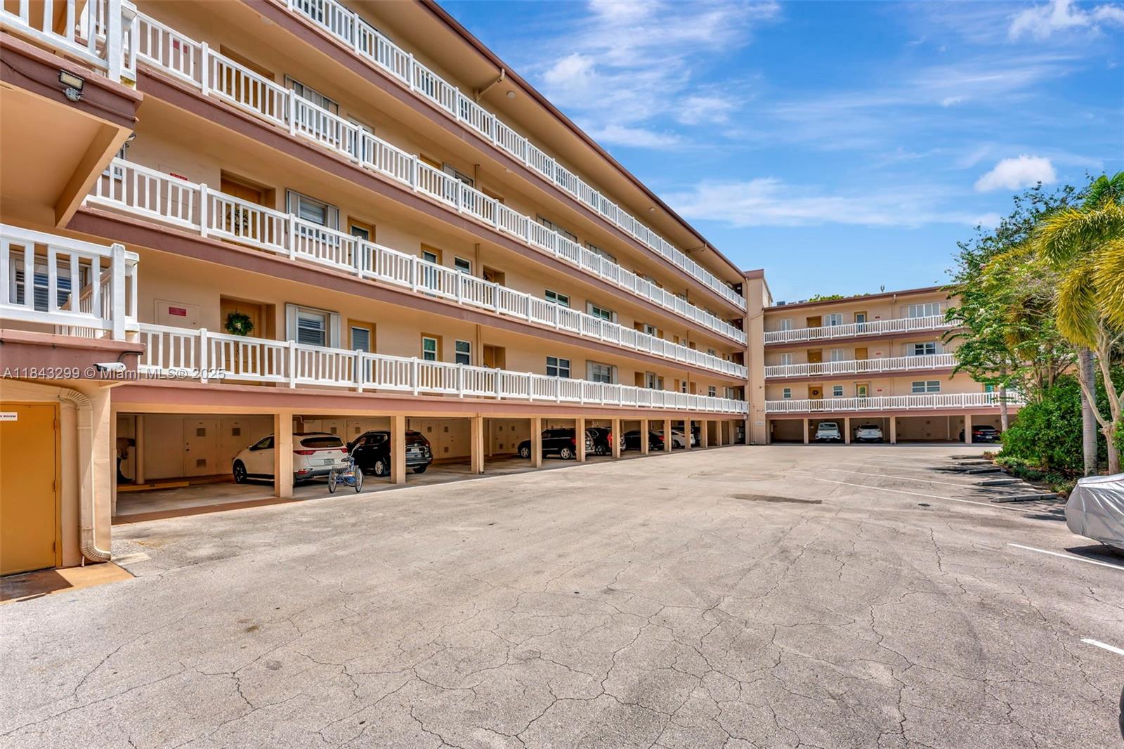 6751 Cypress Rd # 306