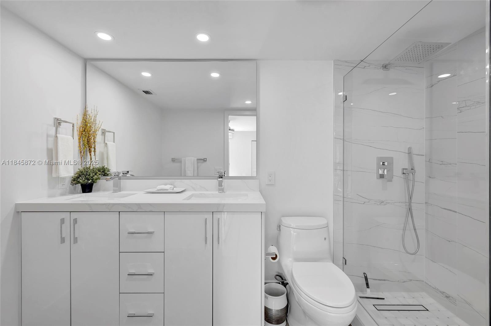 2101 Lucaya Bnd # E3