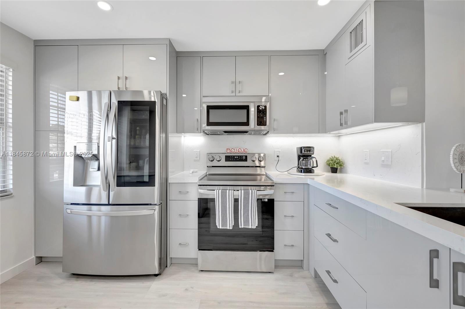 2101 Lucaya Bnd # E3