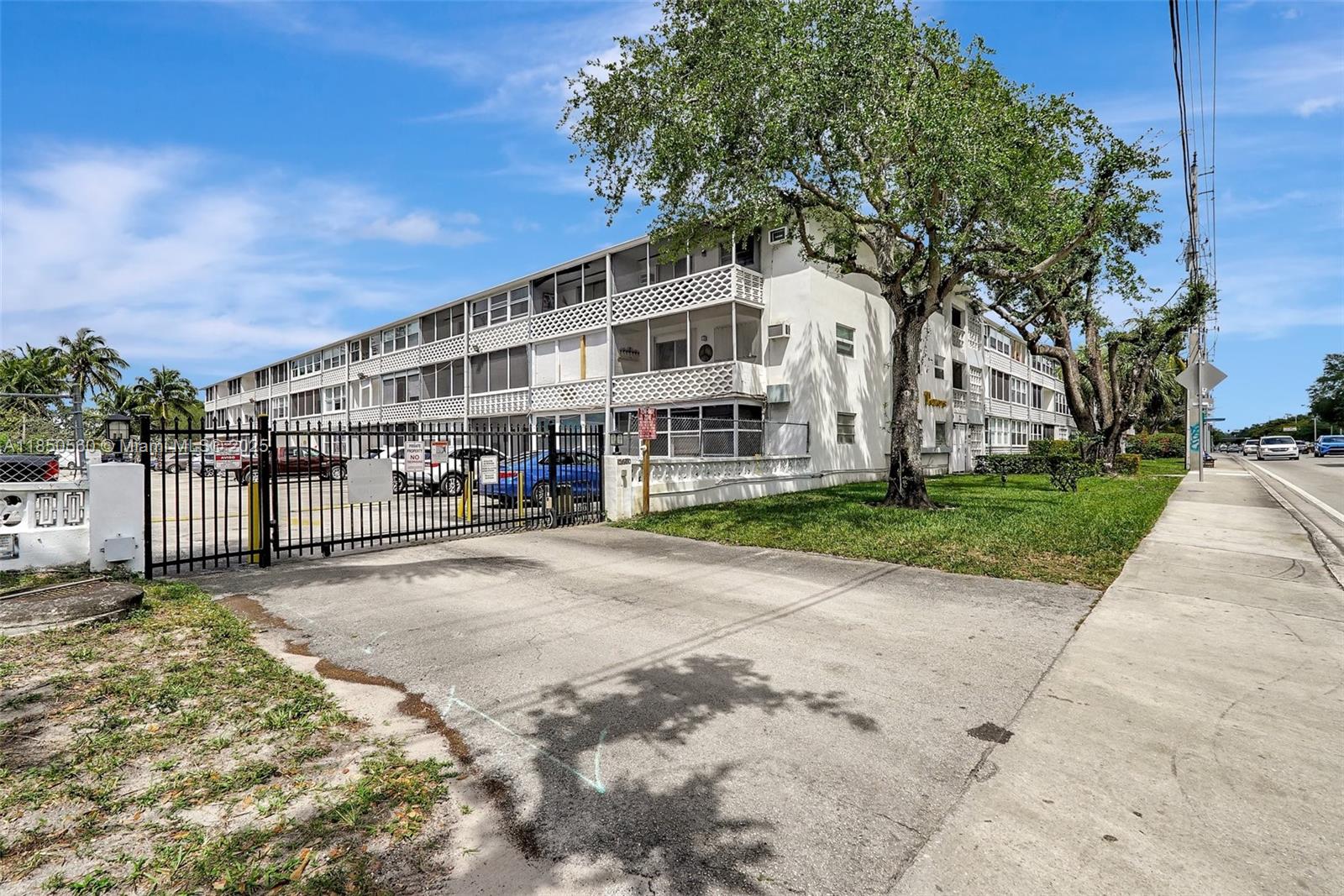 15600 NE 6th Ave # 30A
