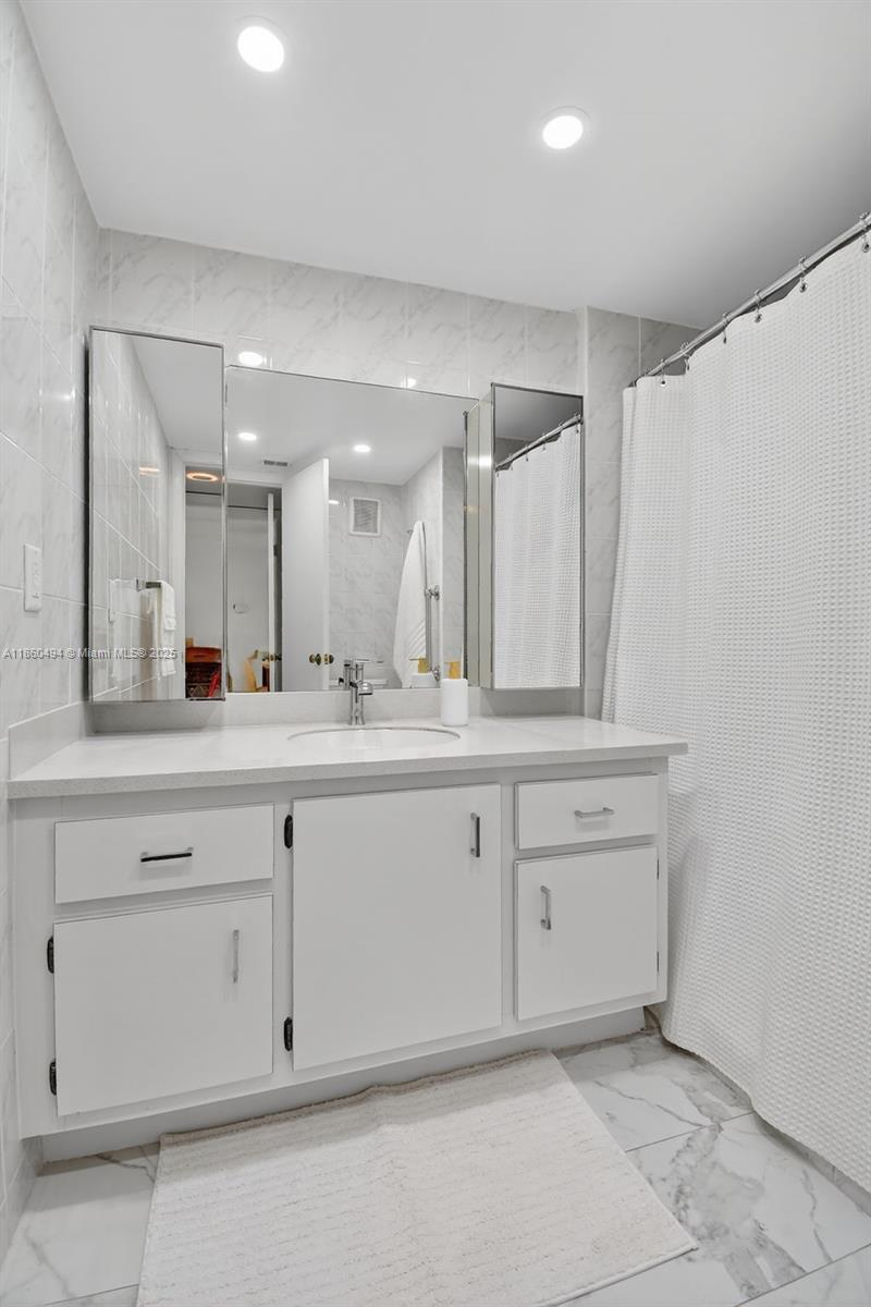 16400 Golf Club Rd # 307