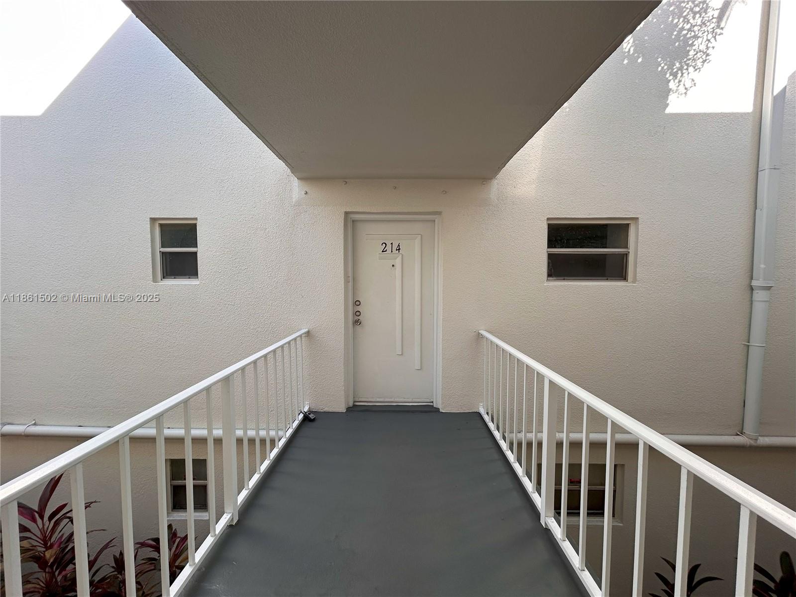 4255 N University Dr # 214