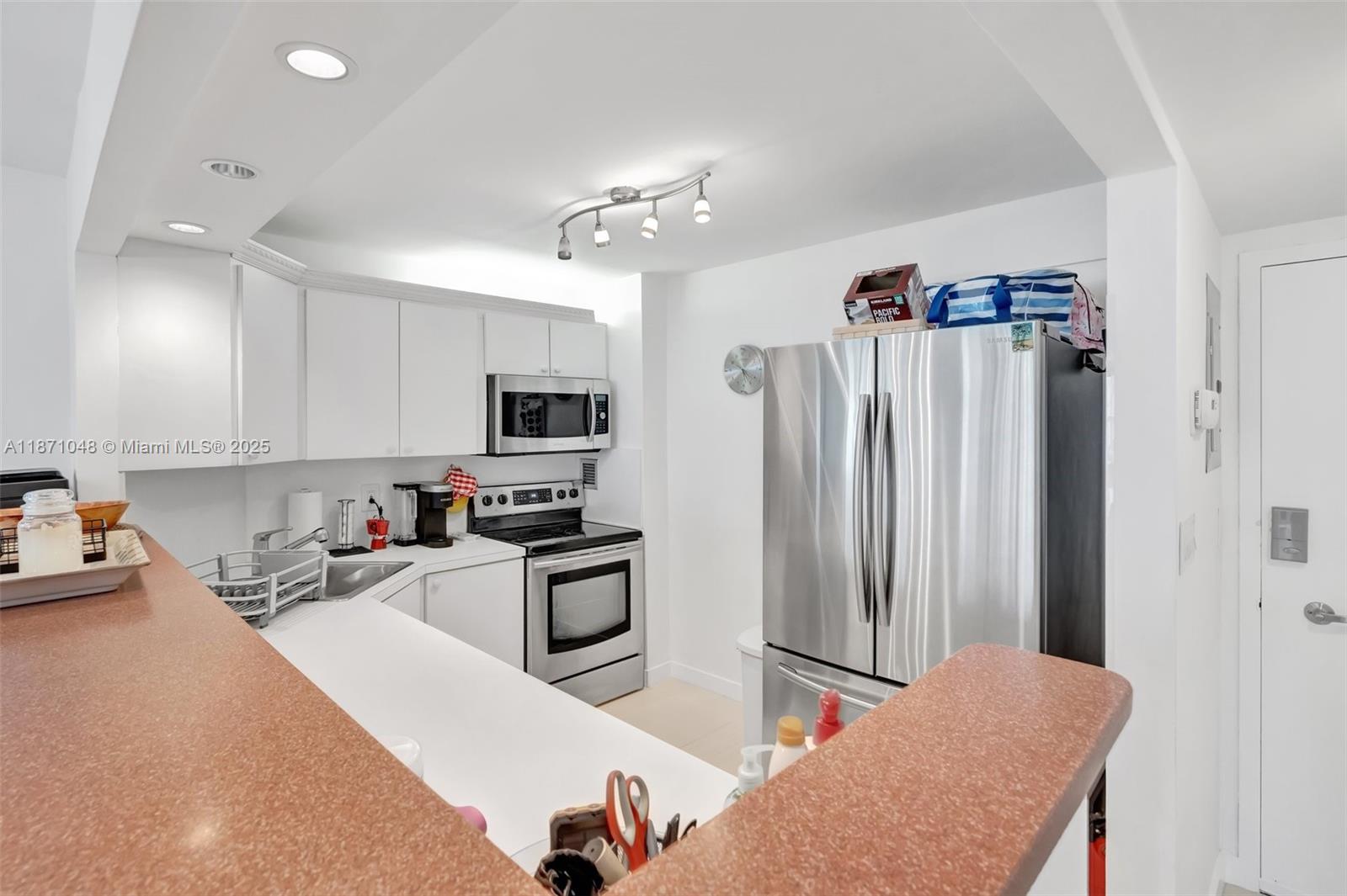 3015 N Ocean Blvd # 5B