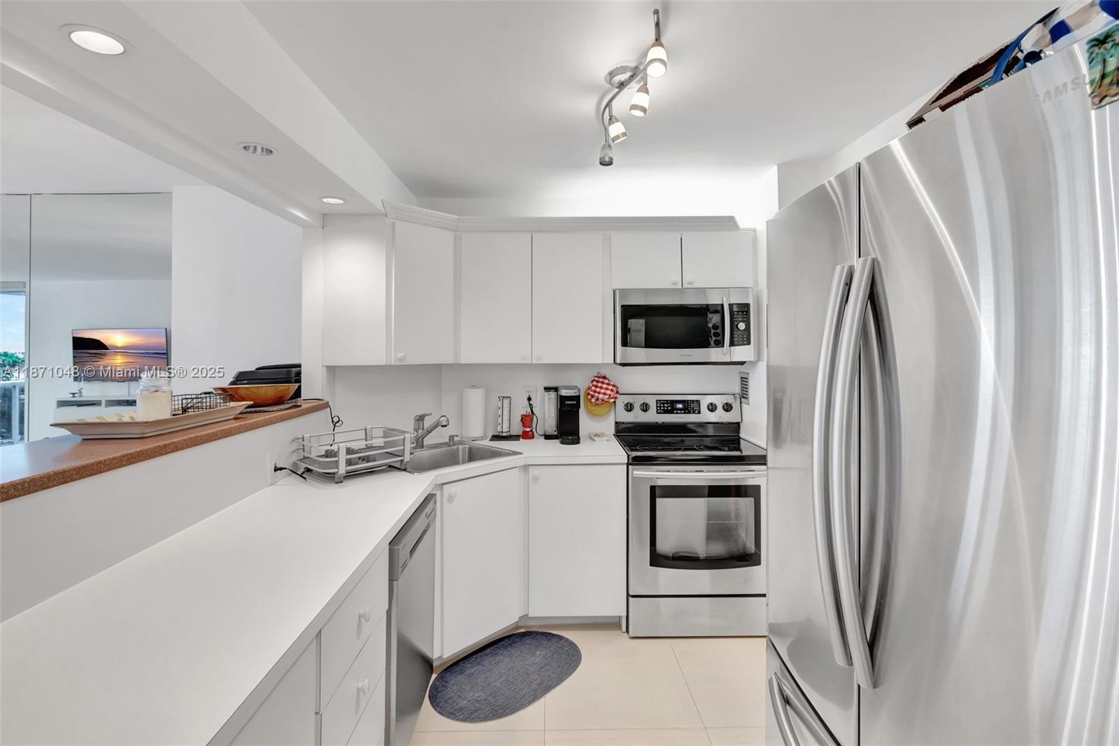 3015 N Ocean Blvd # 5B