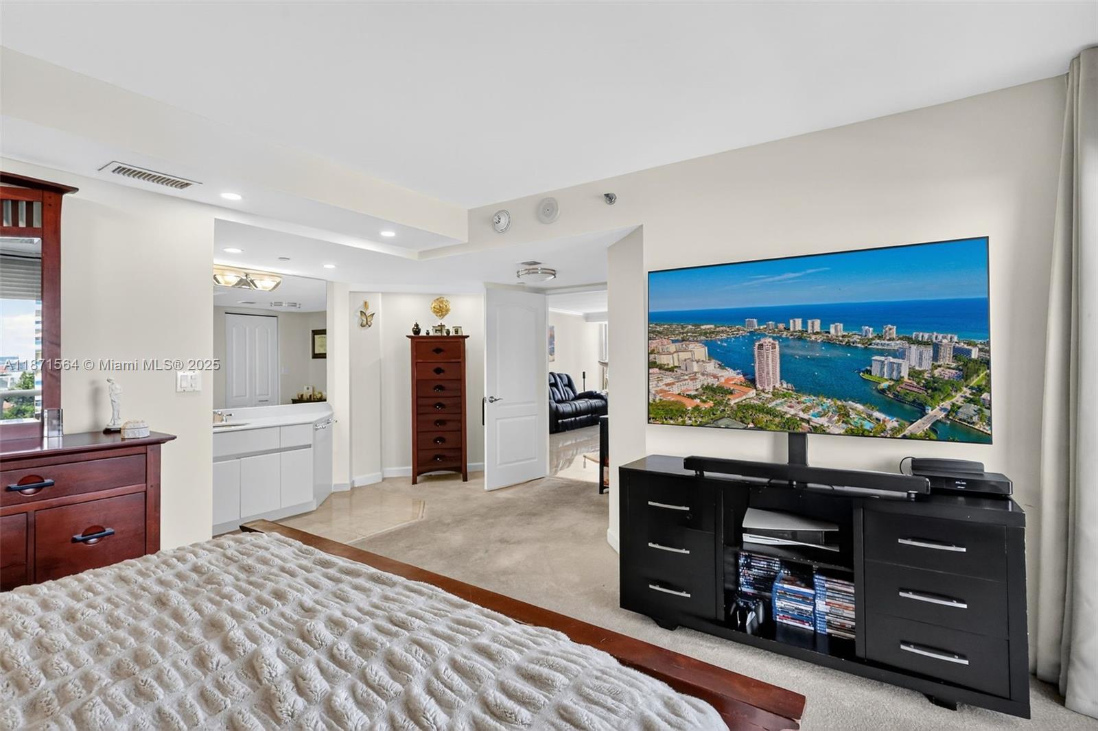 5757 Collins Ave # 801