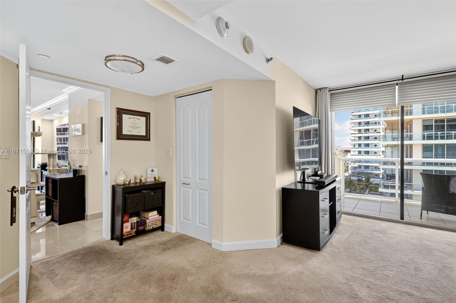 5757 Collins Ave # 801