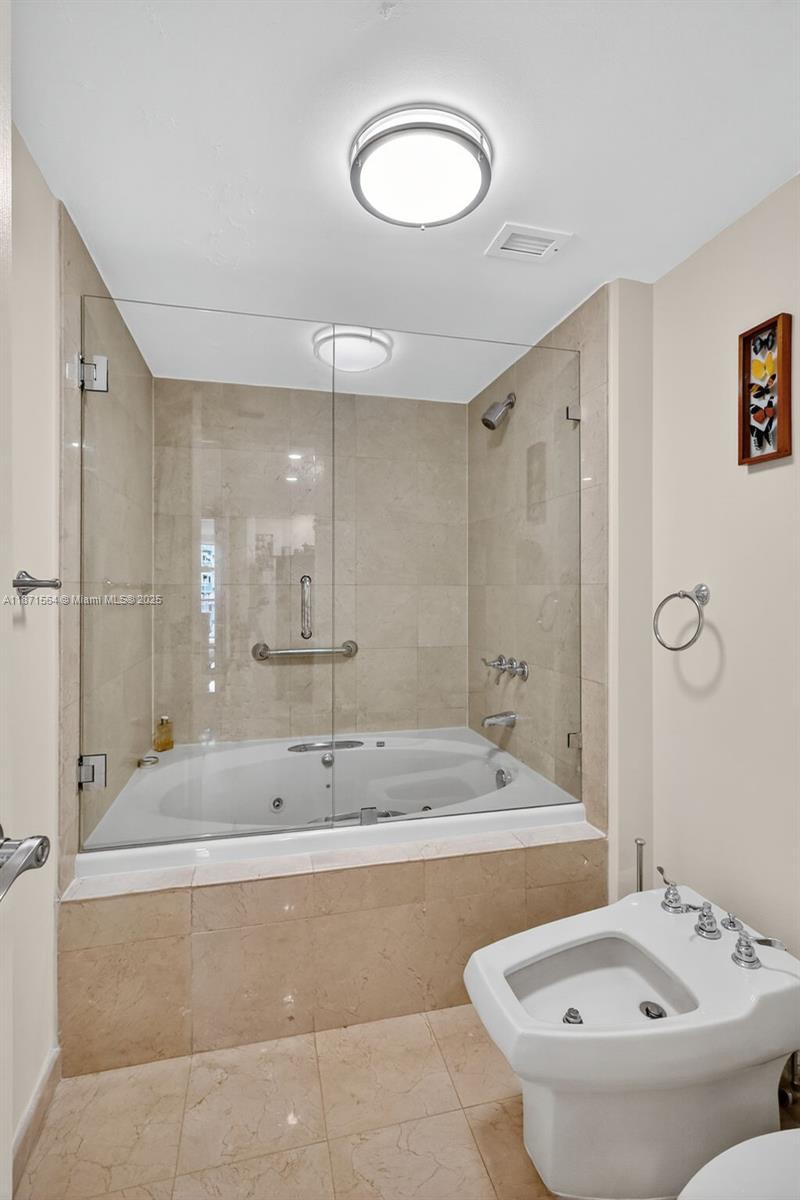 5757 Collins Ave # 801