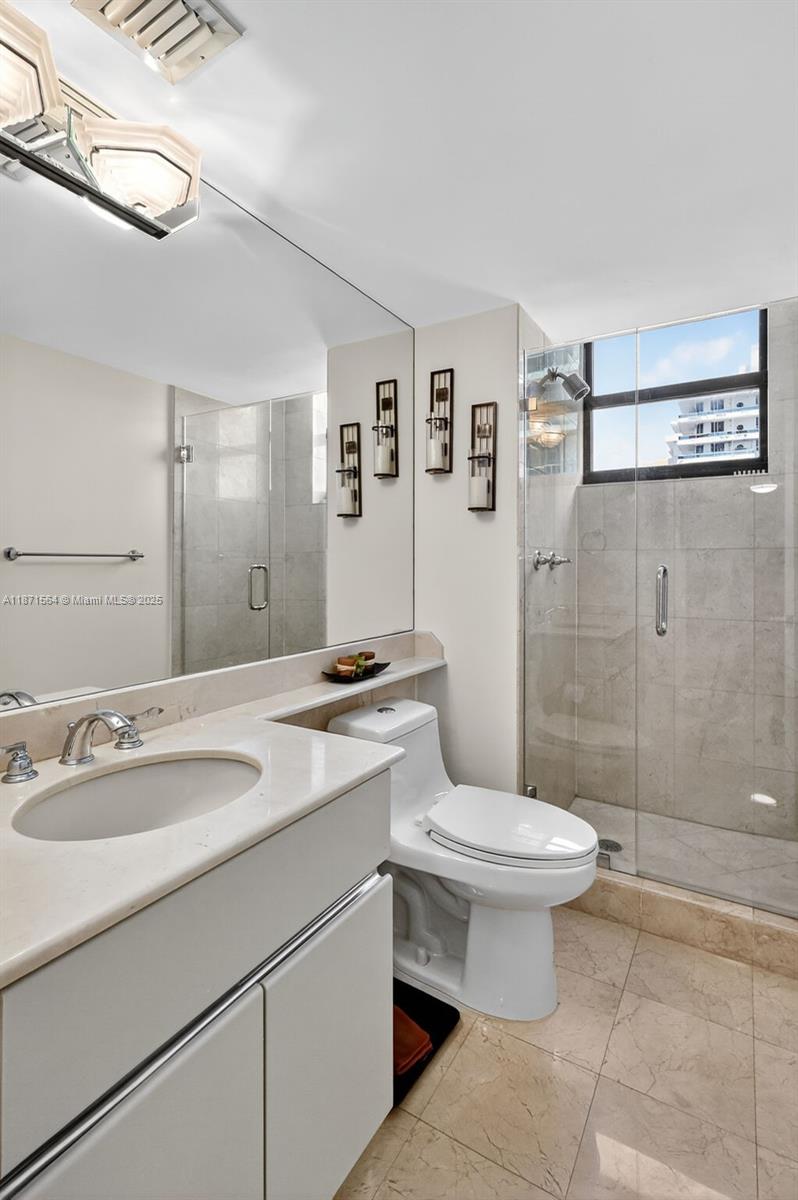 5757 Collins Ave # 801