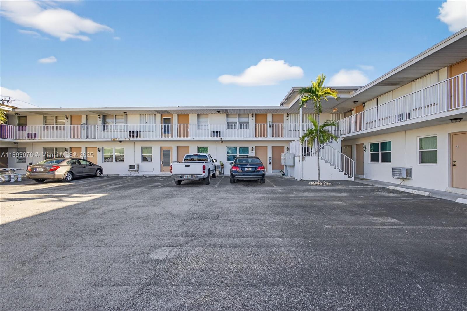 810 Lake Shore Dr # 40