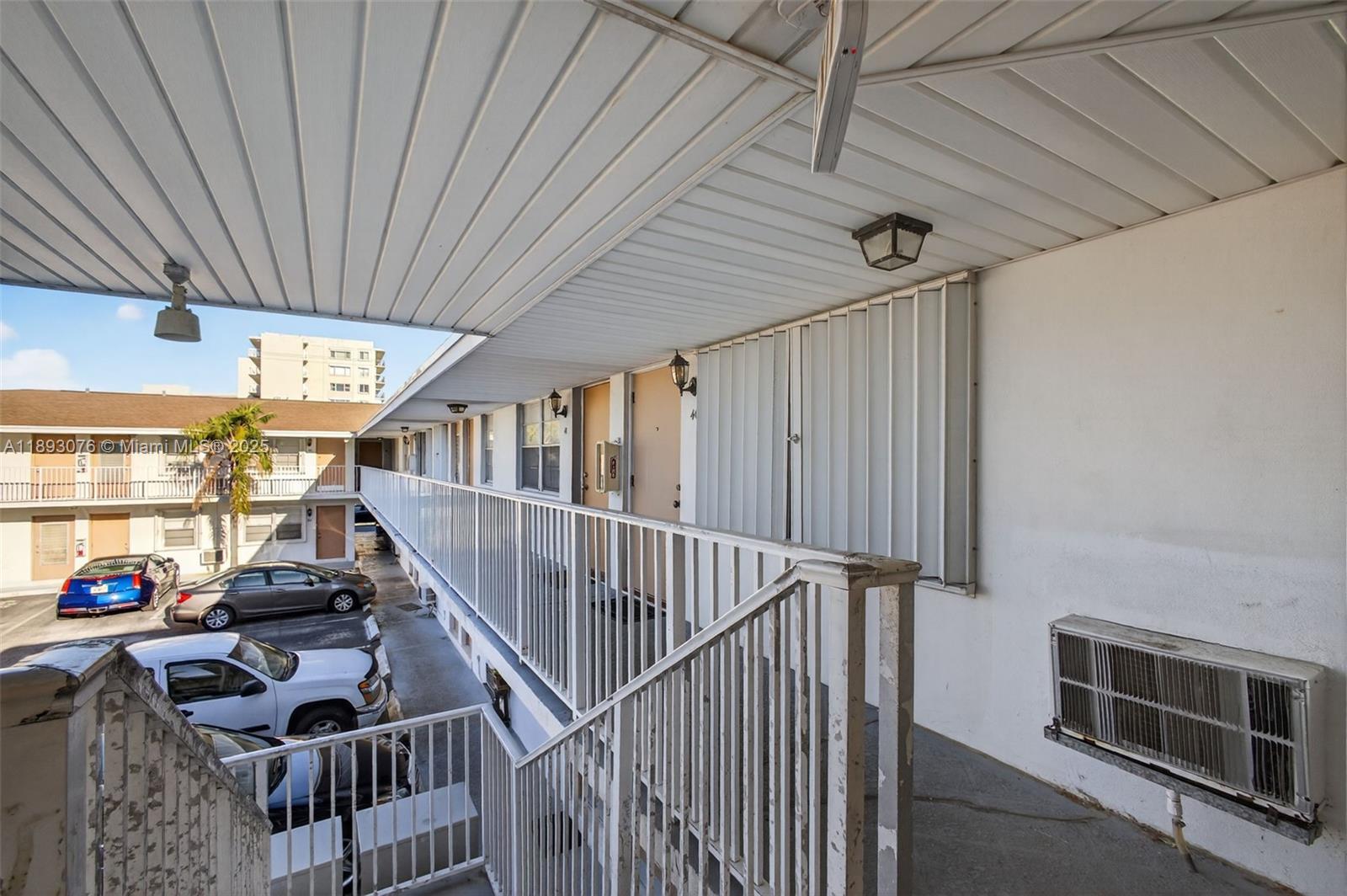 810 Lake Shore Dr # 40