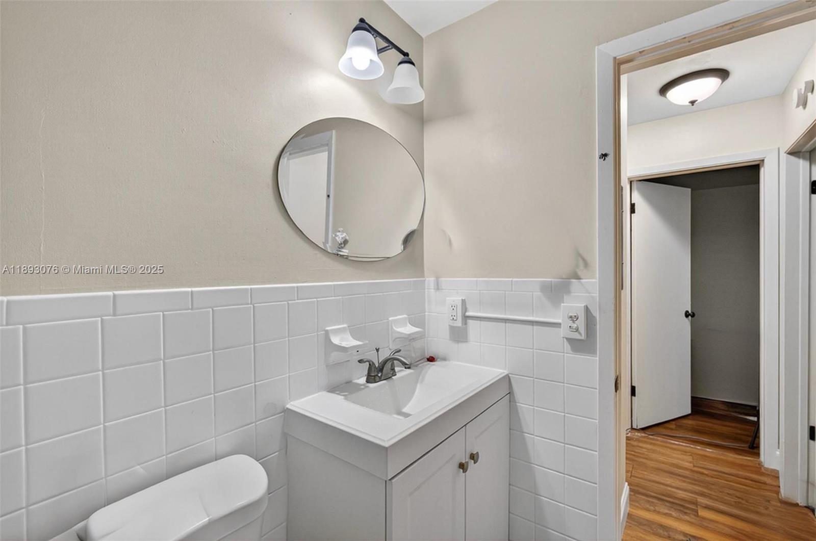 810 Lake Shore Dr # 40