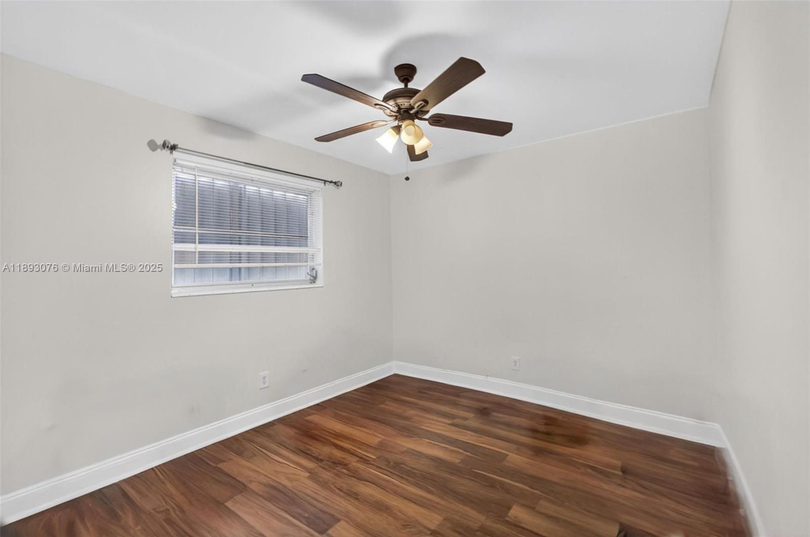 810 Lake Shore Dr # 40