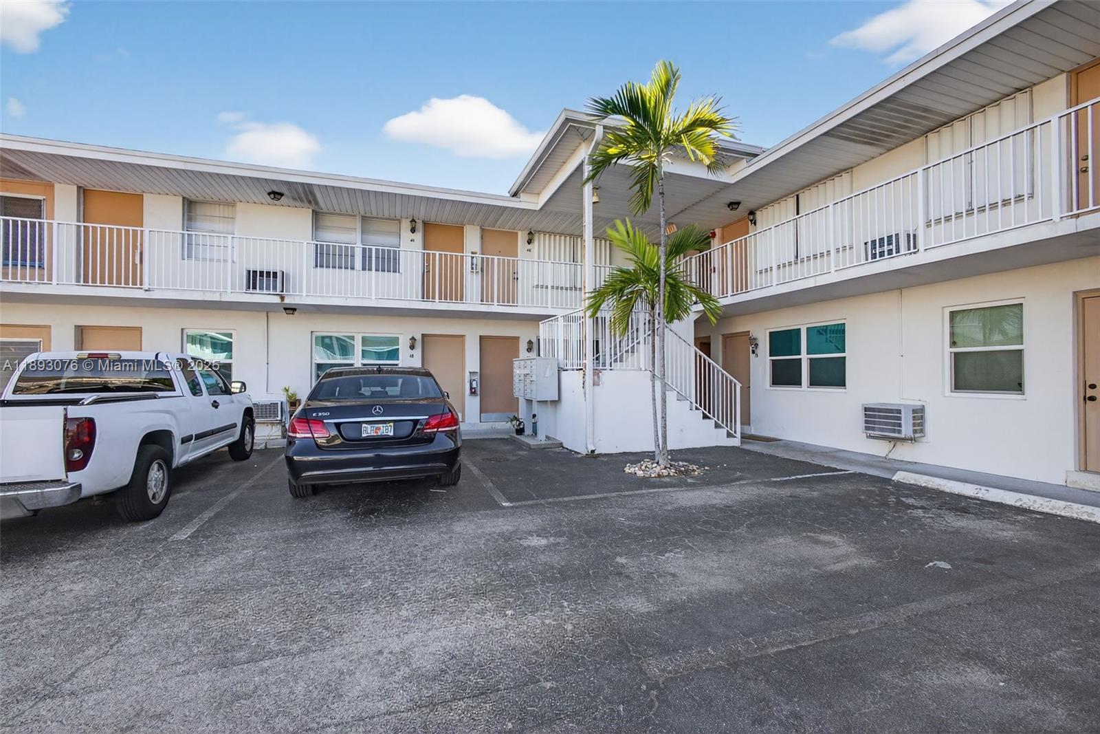 810 Lake Shore Dr # 40