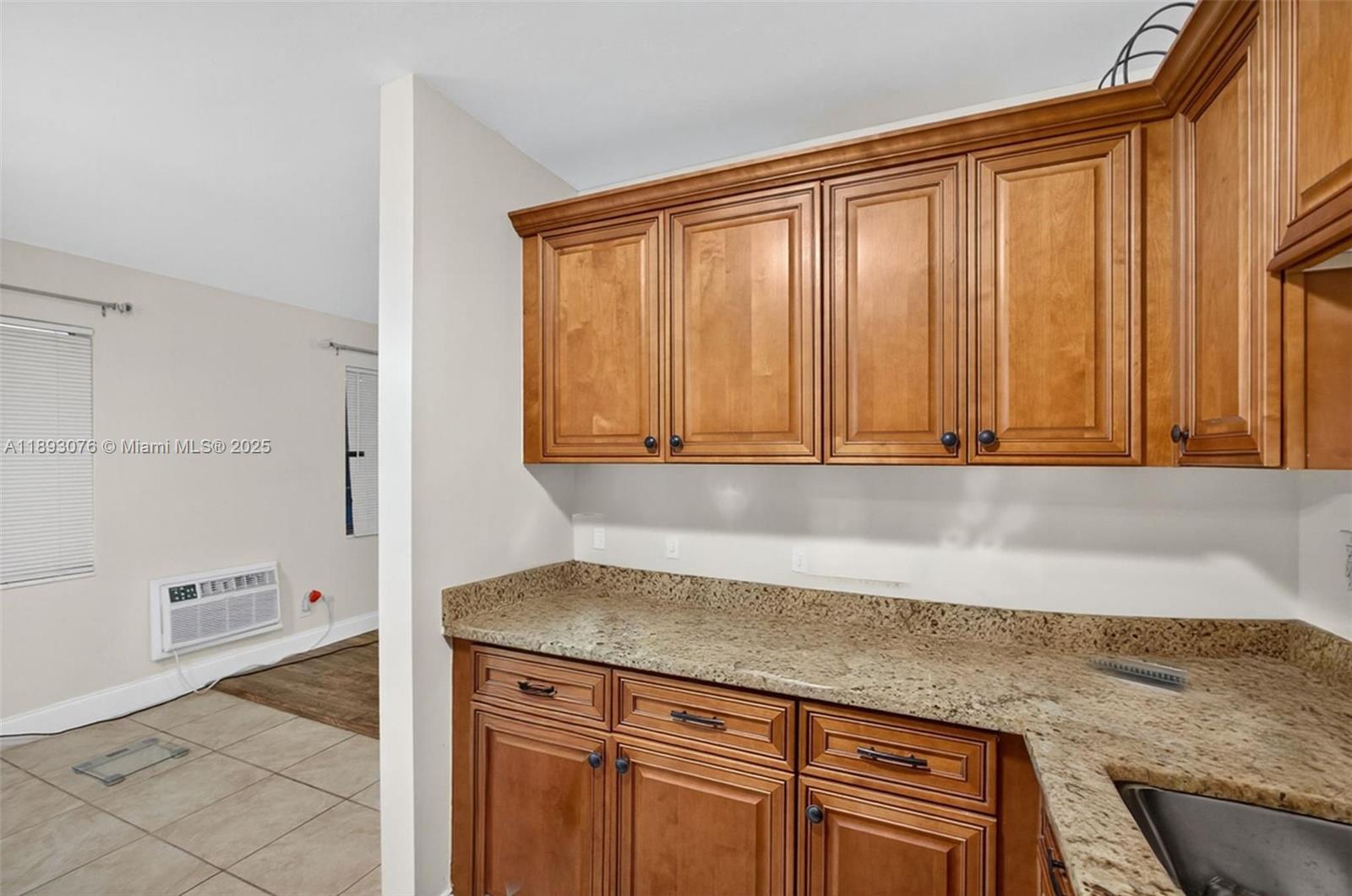 810 Lake Shore Dr # 40