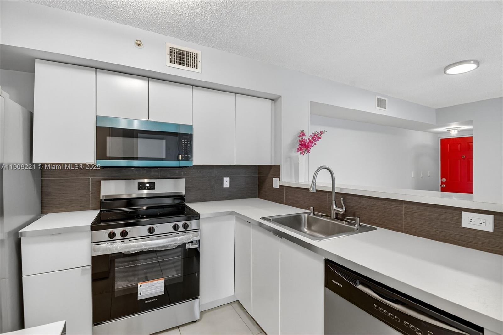 2123 Renaissance Blvd # 104