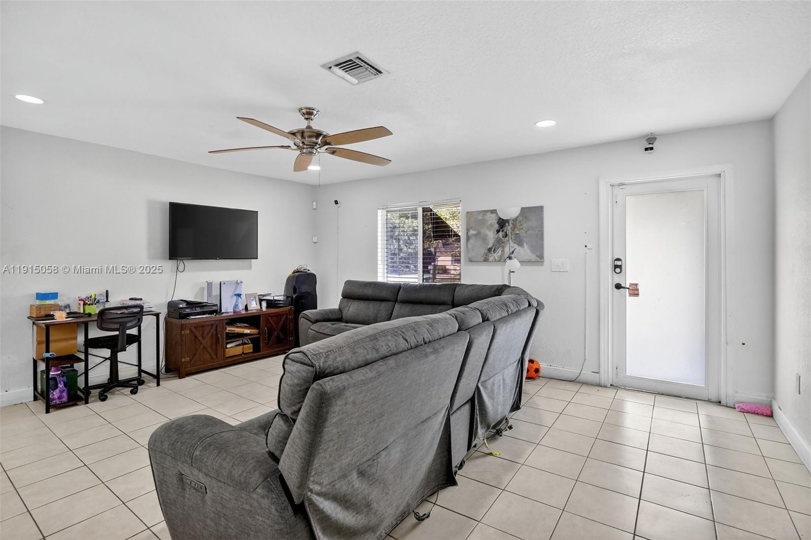 2920 NW 9th Pl