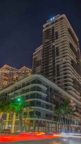 121 NE 34th St # 2811