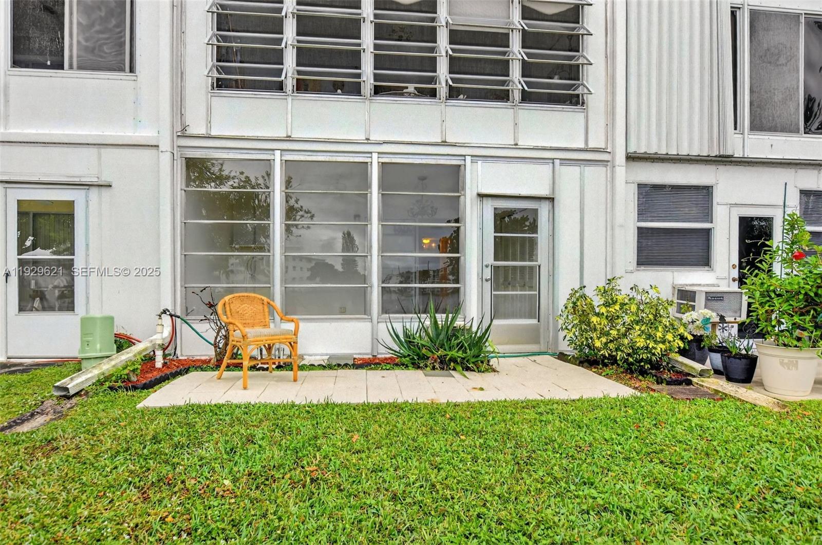 1008 N Farnham N # 1008