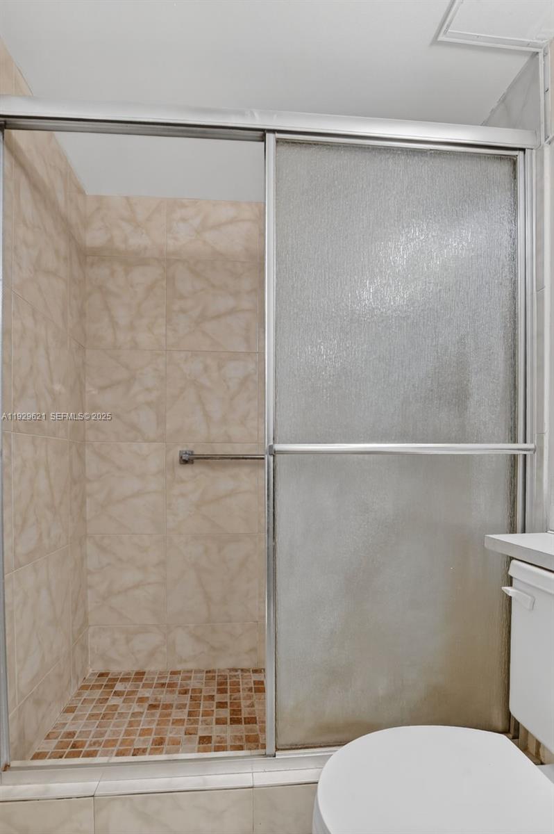 1008 N Farnham N # 1008