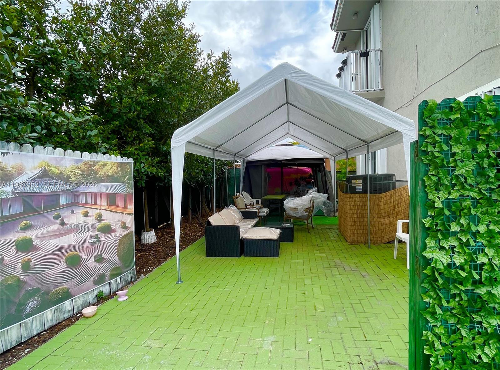 1102 NW 26th St # 1102