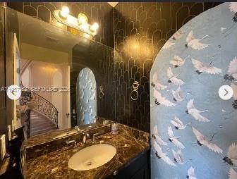 1102 NW 26th St # 1102