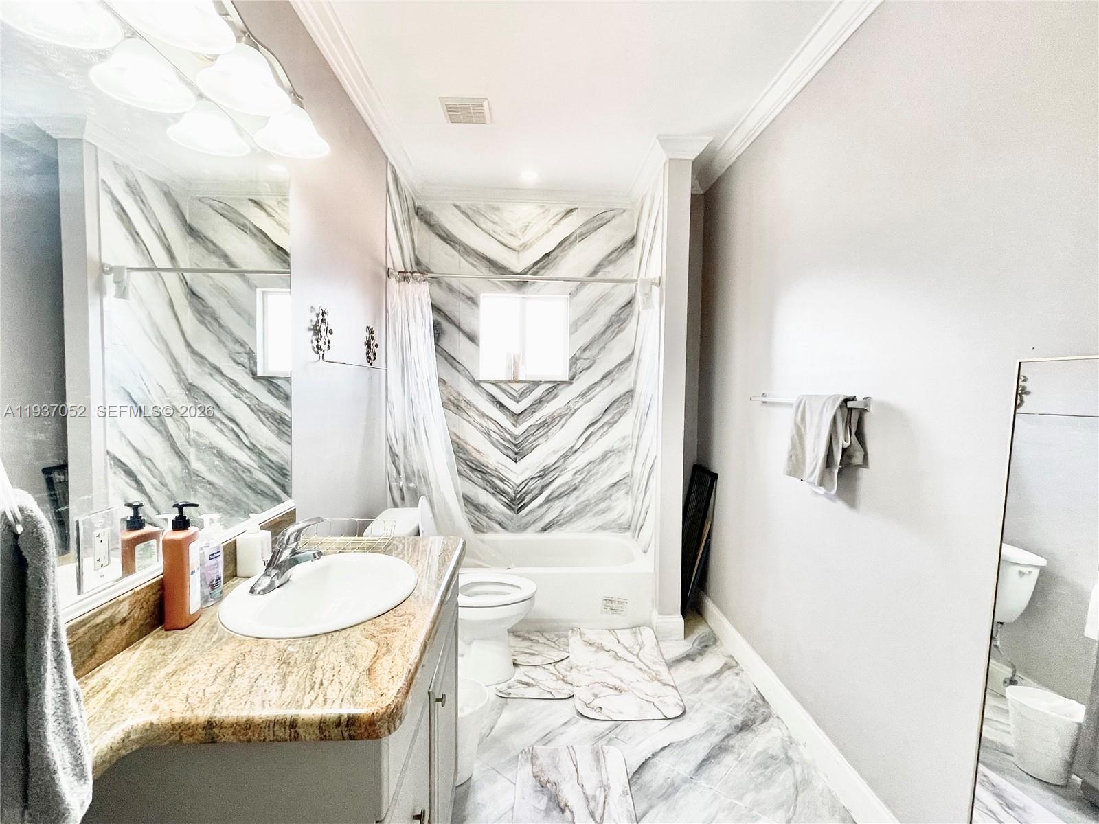 1102 NW 26th St # 1102