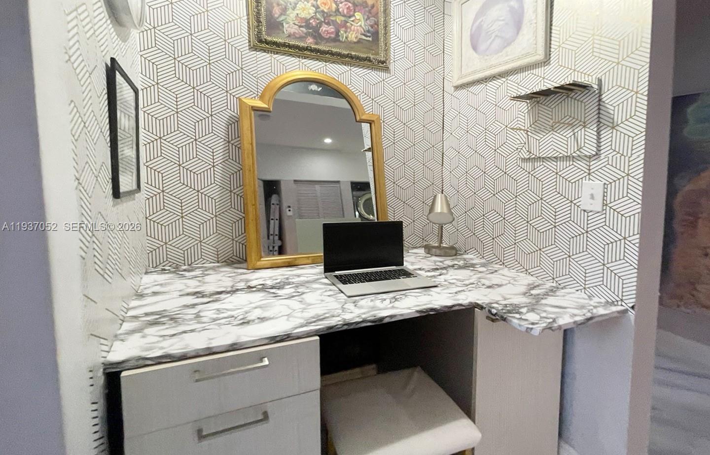 1102 NW 26th St # 1102