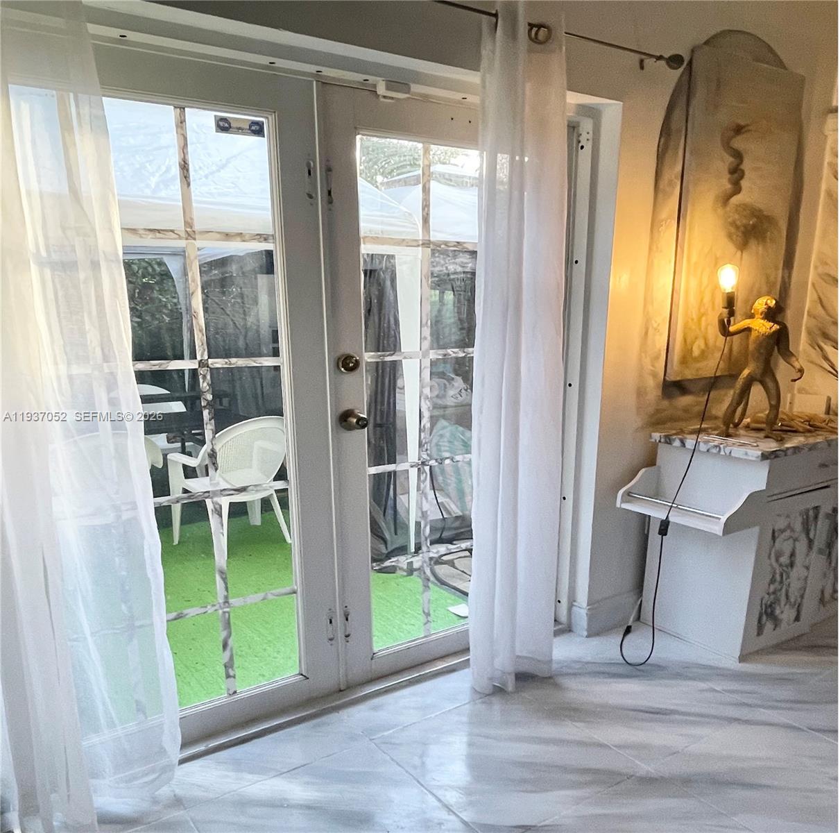 1102 NW 26th St # 1102