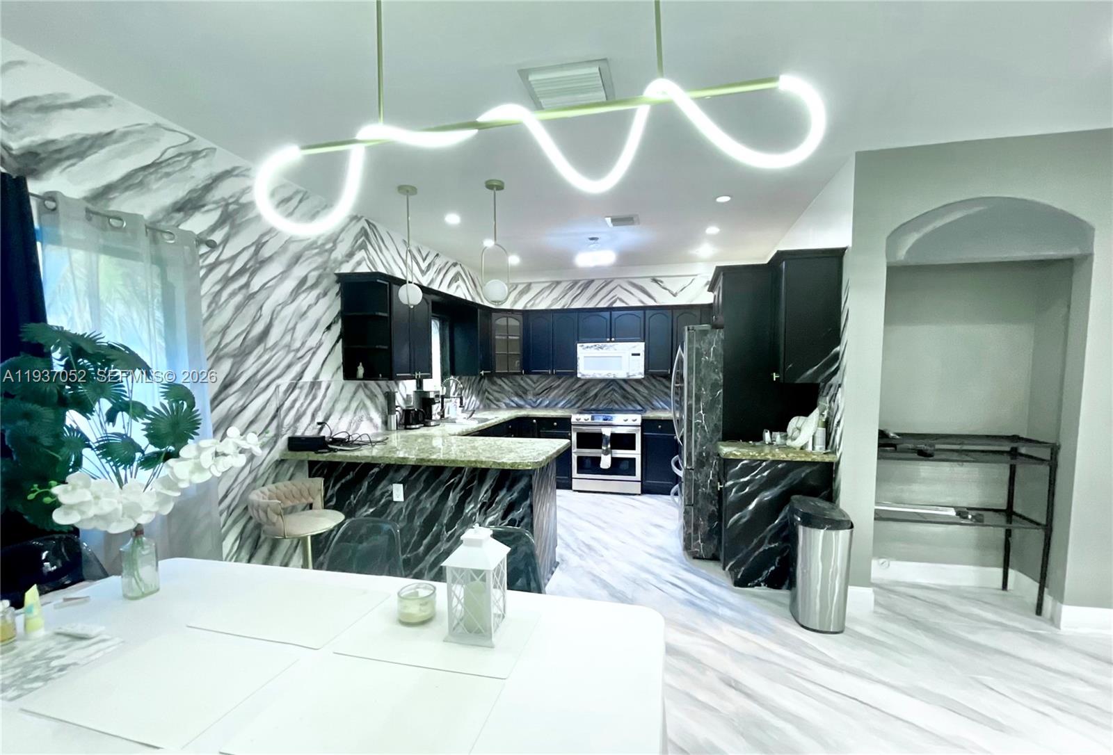 1102 NW 26th St # 1102