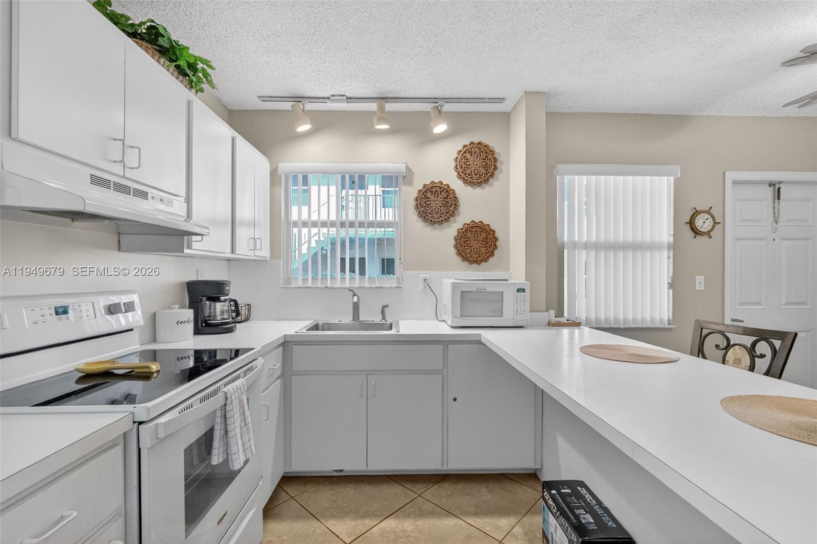 4520 el Mar Unit: 12+18