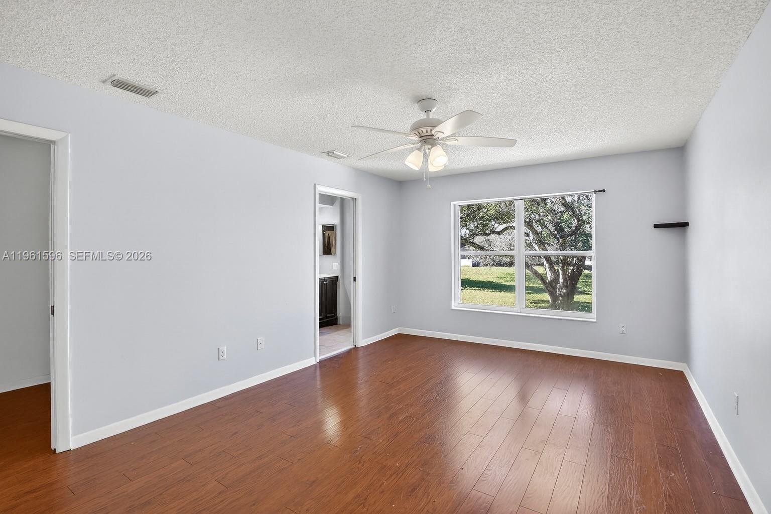 2838 Bogota Ave