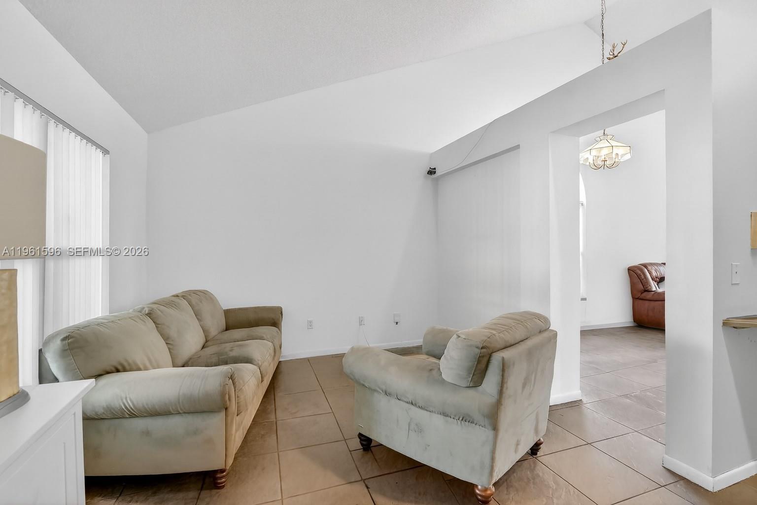 2838 Bogota Ave