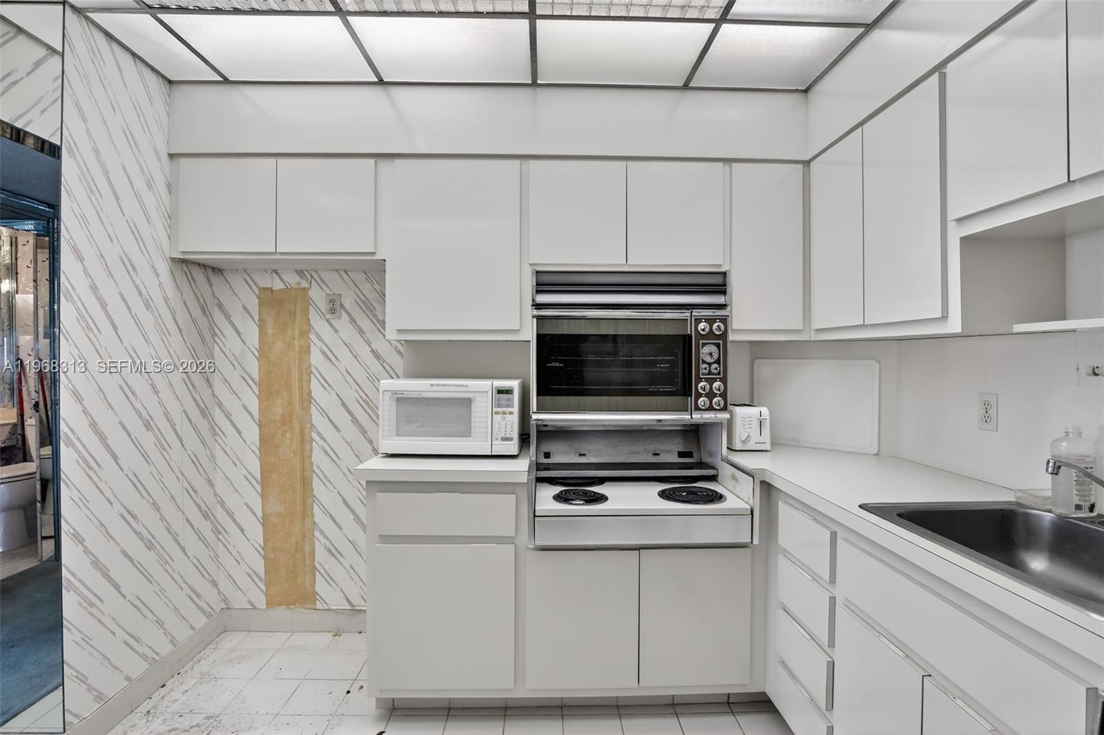 1980 S Ocean Dr # 21E