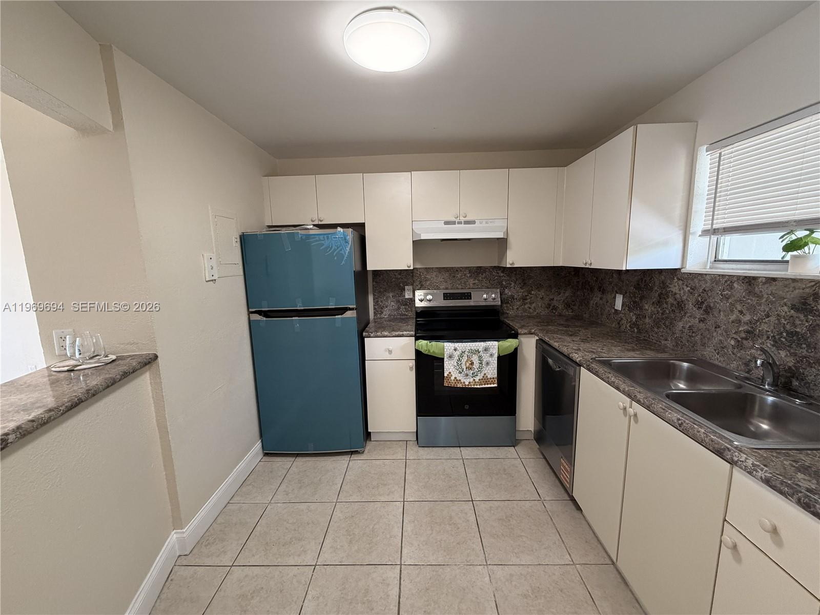 4255 N University Dr # 310