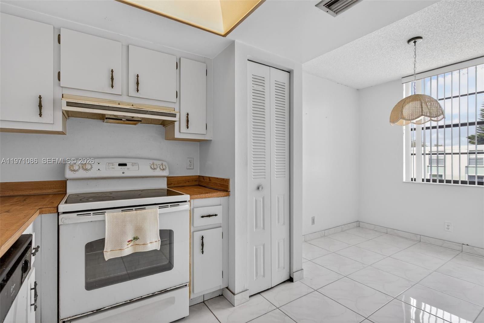 7310 NW 18th St # 208