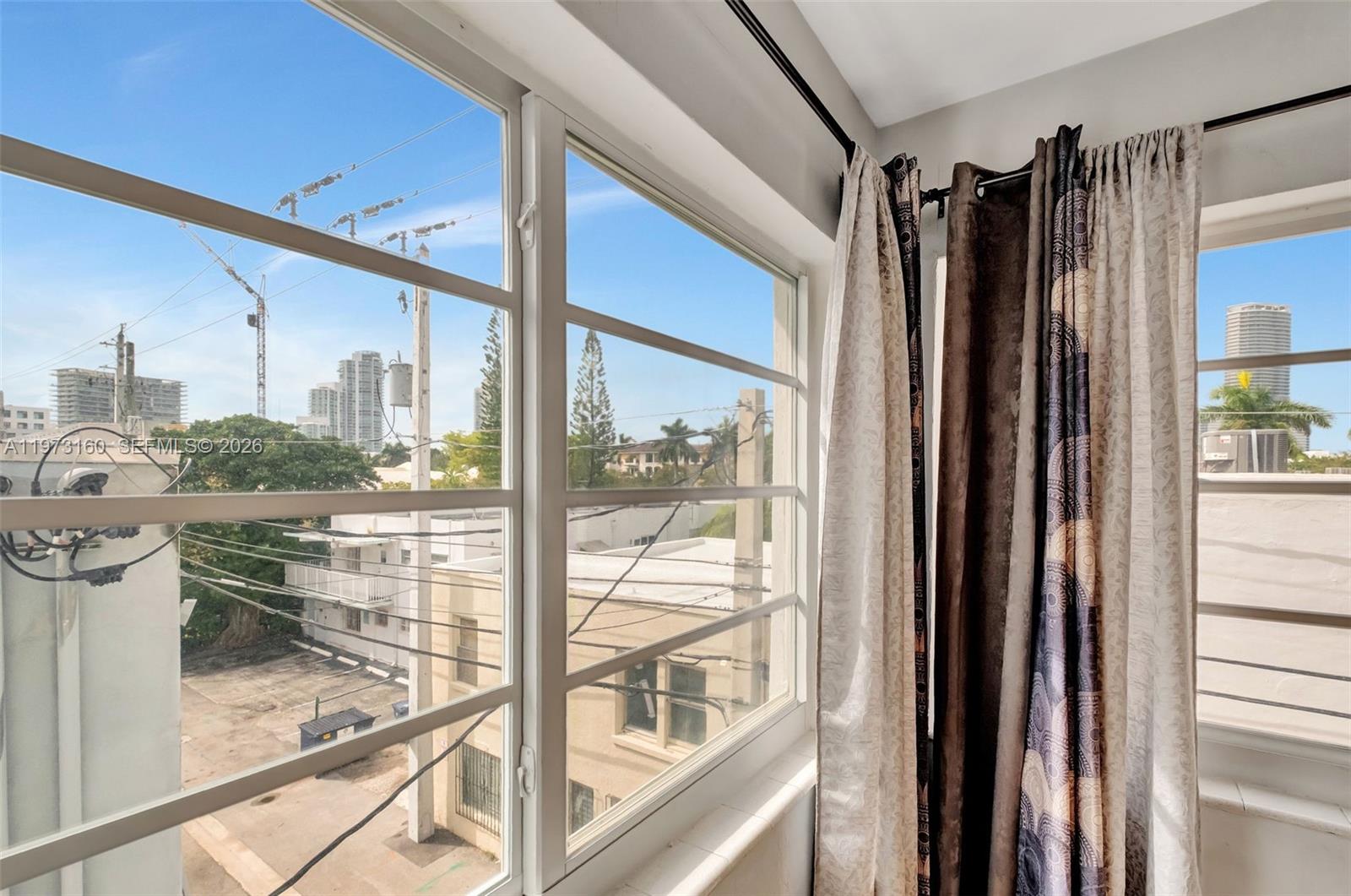 350 Collins Ave # 306