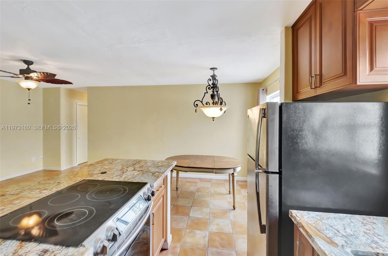 350 Collins Ave # 306