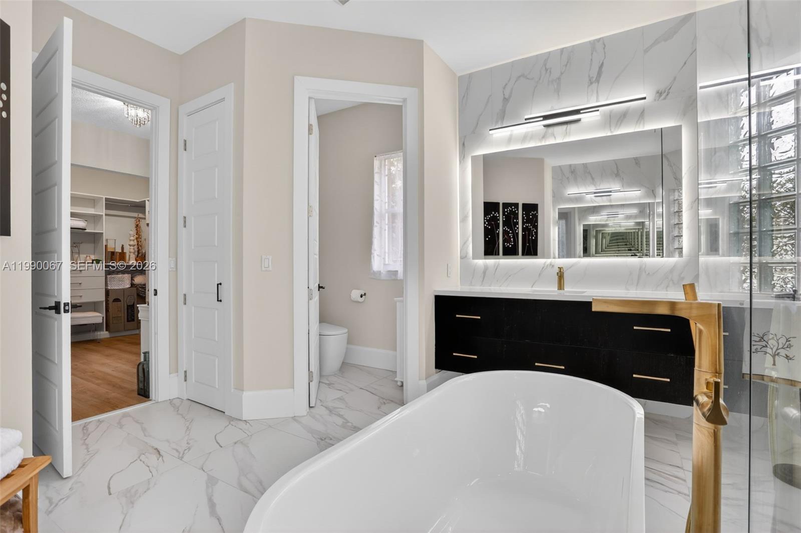 4953 Kensington Cir